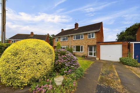 3 bedroom semi-detached house for sale, Crown Meadow, Lower Broadheath, Worcester, Worcestershire, WR2