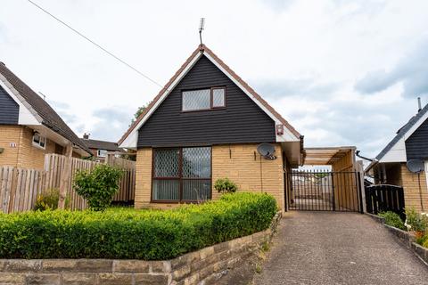 2 bedroom detached bungalow for sale, Warrenside, Huddersfield, HD2