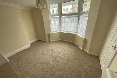 2 bedroom flat to rent, Victoria Road, Darlington DL1
