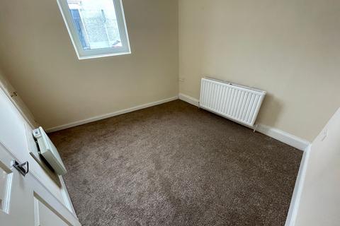 2 bedroom flat to rent, Victoria Road, Darlington DL1
