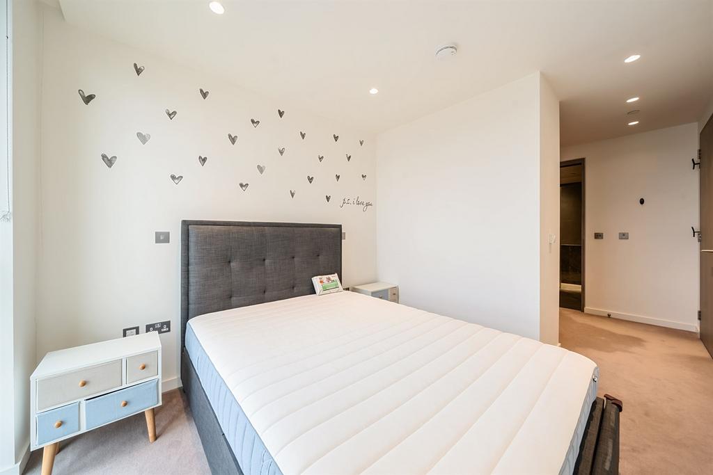Apartment in London, Royal Borough of Greenwich - More