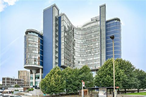 1 bedroom apartment for sale, Lombard Road, London