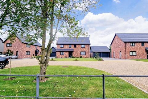 4 bedroom detached house for sale, The Crossroads, Brome