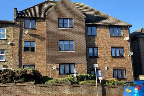 2 bedroom apartment to rent, Pennyfields, Brentwood CM14