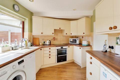 2 bedroom detached house for sale, Spencer Road, Benfleet