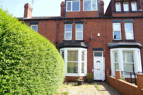 3 bedroom terraced house for sale, Cemetery Road, Leeds LS11