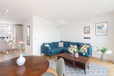 5a Elmwood Crescent, London, NW9 0NL