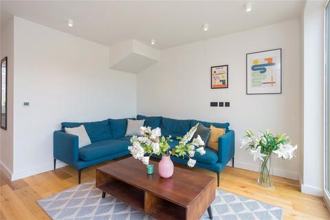 5a Elmwood Crescent, London, NW9 0NL