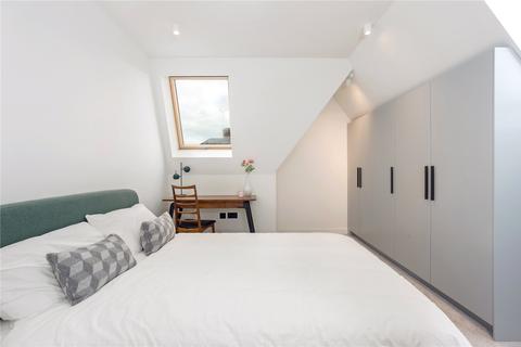 5a Elmwood Crescent, London, NW9 0NL