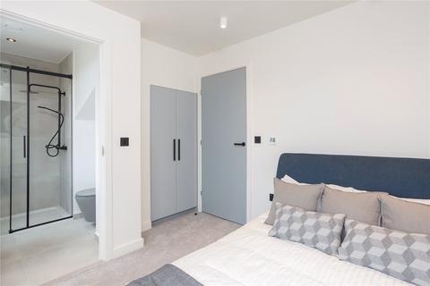 5a Elmwood Crescent, London, NW9 0NL