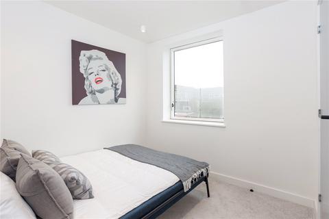 5a Elmwood Crescent, London, NW9 0NL