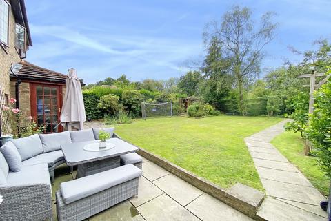 5 bedroom detached house for sale, Rayleigh Road, Harrogate