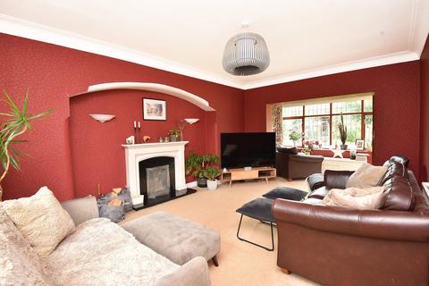 5 bedroom detached house for sale, Rayleigh Road, Harrogate