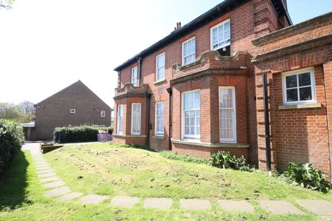 1 bedroom flat to rent, St Martins Hill, Canterbury CT1