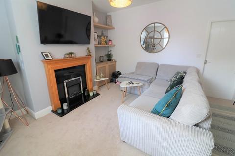 2 bedroom terraced house to rent, Queen Street, Glossop SK13