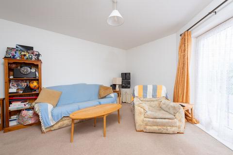 2 bedroom apartment to rent, Hornchurch Square, Farnborough, GU14