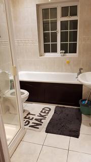 1 bedroom in a house share to rent, Scotts Lane, London BR2