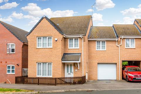 4 bedroom link detached house for sale, Vicarage Road, Rushden NN10