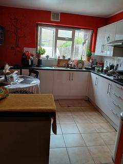 1 bedroom in a house share to rent, White Horse Road, London E6
