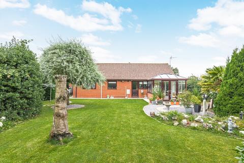 3 bedroom detached bungalow for sale, Poringland