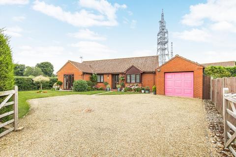 3 bedroom detached bungalow for sale, Poringland