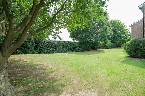 144 Dyke Drive, Orpington, BR5 4LZ
