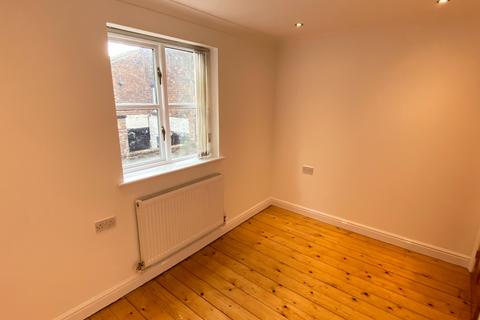 2 bedroom flat to rent, Church Road, Liverpool L26