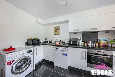 2 bedroom apartment to rent, Limerick Close, London, SW12