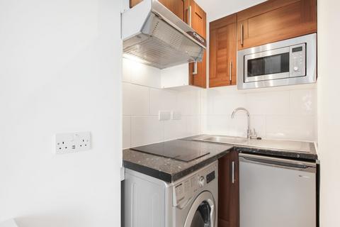 Studio to rent, Monmouth Road, Notting Hill W2