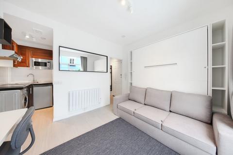 Studio to rent, Monmouth Road, Notting Hill W2