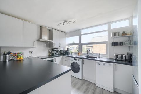 2 bedroom apartment for sale, Park View Court, Woking, GU22