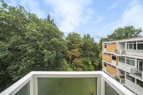 2 bedroom apartment for sale, Park View Court, Woking, GU22