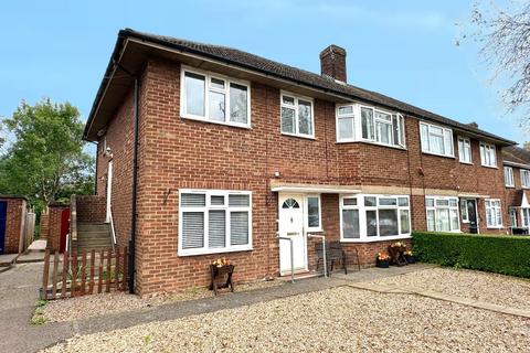 2 bedroom maisonette for sale, Gloucester Crescent, Rushden NN10