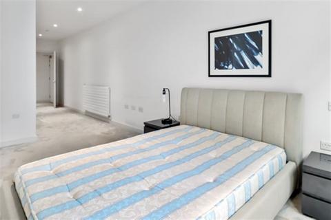 3 bedroom flat to rent, 30 Schooner Road, London E16