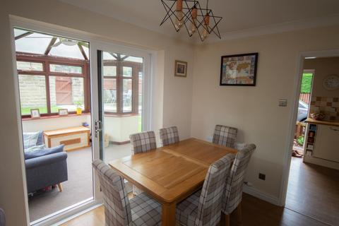 5 Bracken Close, Mirfield, WF14 0HA