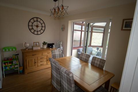 5 Bracken Close, Mirfield, WF14 0HA