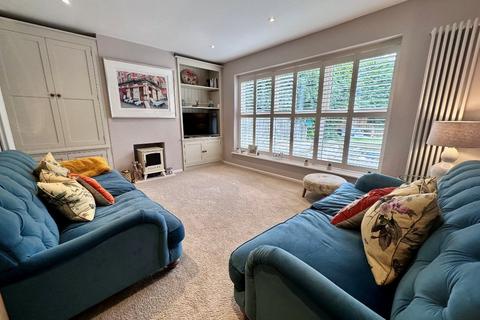 30 The Crescent, Nunthorpe, Middlesbrough, TS7 0JP