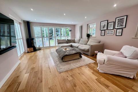 30 The Crescent, Nunthorpe, Middlesbrough, TS7 0JP