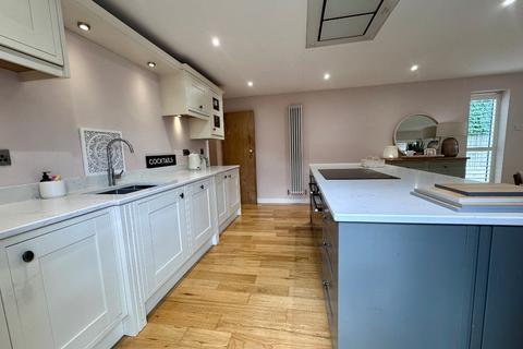 30 The Crescent, Nunthorpe, Middlesbrough, TS7 0JP