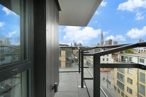 3 bedroom flat for sale, Webber Street, London