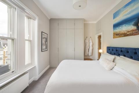 2 bedroom flat for sale, Bassett House, 211 Ladbroke Grove, London