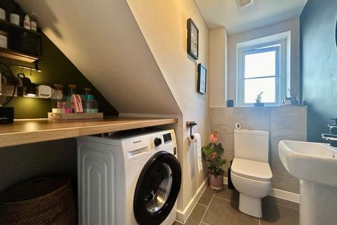 2a Romill Close, West End, Southampton, SO18 3NE