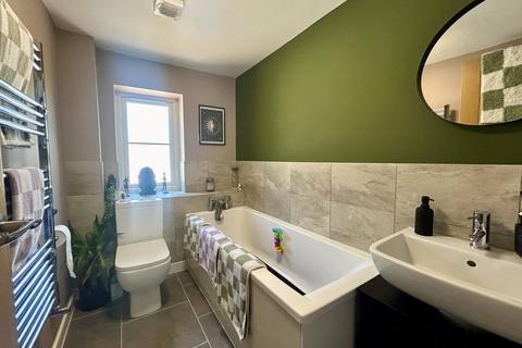 2a Romill Close, West End, Southampton, SO18 3NE
