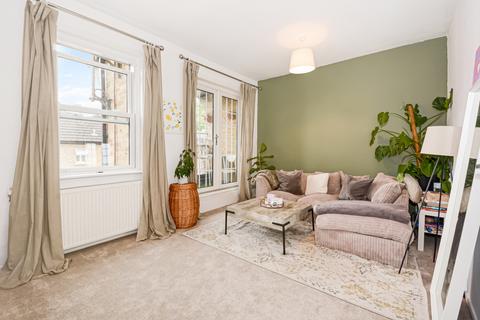 1 bedroom flat to rent, Queensbury Street, London