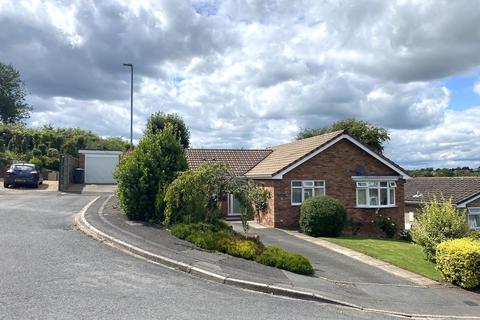 3 bedroom detached bungalow for sale, Field Close, Burton-on-Trent