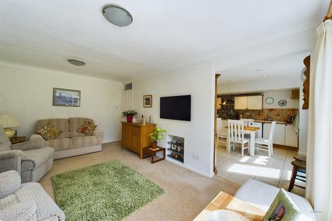 12 Field Close, Burton-on-trent, DE13 0NS