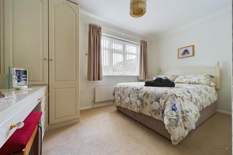 12 Field Close, Burton-on-trent, DE13 0NS