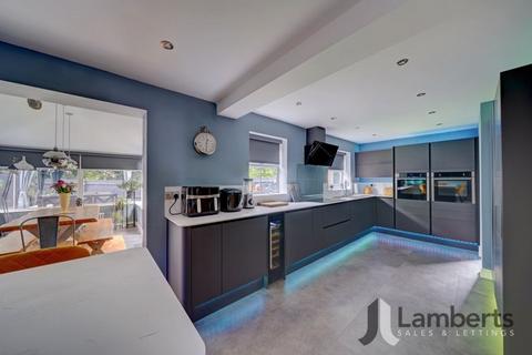 16 Kiln Close, Studley, B80 7EF