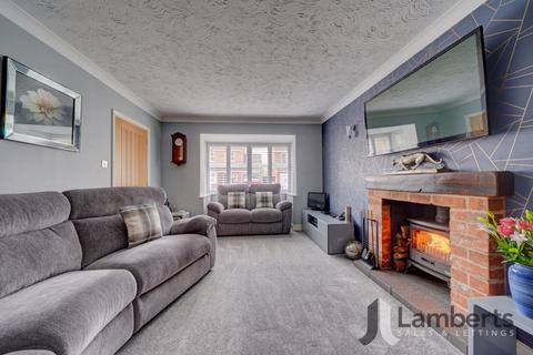 16 Kiln Close, Studley, B80 7EF