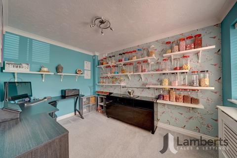 16 Kiln Close, Studley, B80 7EF